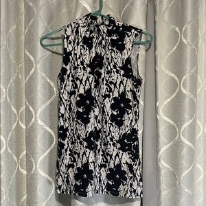 Express Monochrome Floral Sleeveless Top